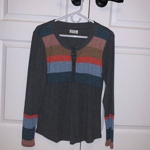 Longe sleeve button down top